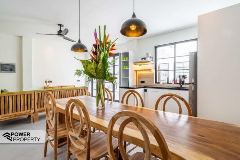 2 bedrooms Villa in Seminyak, Badung, No. 9328 5