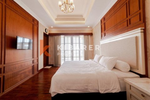 4 bedrooms Villa in Jimbaran, Badung, Indonesia No. 11811 17