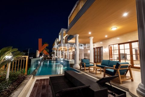 4 bedrooms Villa in Jimbaran, Badung, Indonesia No. 11811