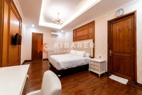 4 bedrooms Villa in Jimbaran, Badung, Indonesia No. 11811 9