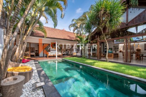 3 bedrooms Villa in Kerobokan, Badung, Indonesia No. 11812 6