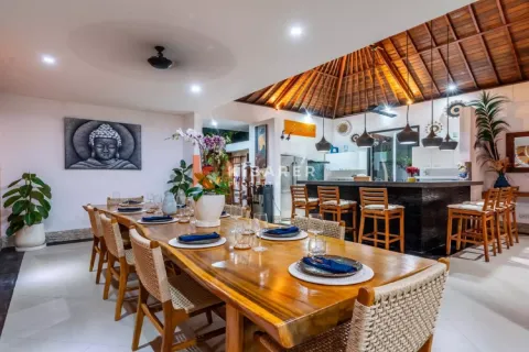 4 bedrooms Villa in Kerobokan, Badung, Indonesia No. 11835 28
