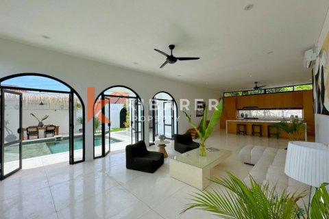 3 bedrooms Villa in Canggu, Badung, Indonesia No. 12696 4