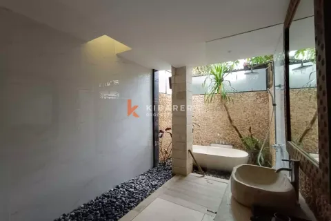 3 bedrooms Villa in Seminyak, Badung, Indonesia No. 12699 10