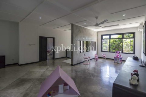 Вилла с 3 спальнями в Kerobokan, Бадунг,  № 9365 5