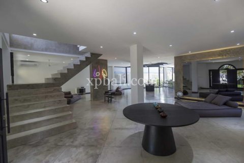 Вилла с 3 спальнями в Kerobokan, Бадунг,  № 9365 2