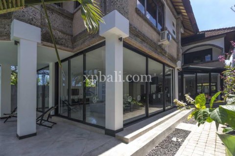 Вилла с 3 спальнями в Kerobokan, Бадунг,  № 9365 11