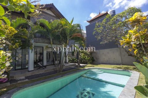 Вилла с 3 спальнями в Kerobokan, Бадунг,  № 9365 13