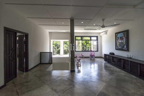 Вилла с 3 спальнями в Kerobokan, Бадунг,  № 9365 6