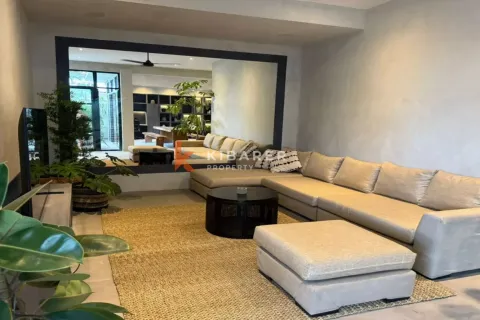 3 bedrooms Villa in Tibubeneng, Badung, Indonesia No. 12593 5