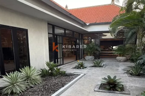 3 bedrooms Villa in Tibubeneng, Badung, Indonesia No. 12593 2