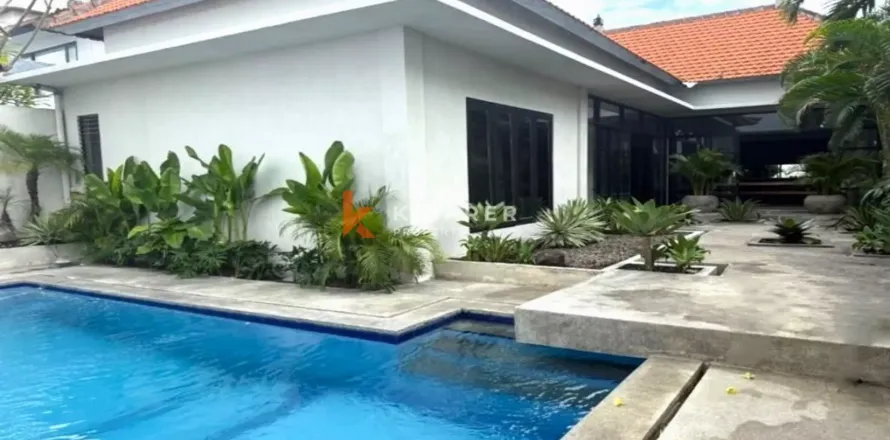 3 bedrooms Villa in Tibubeneng, Badung, Indonesia No. 12593