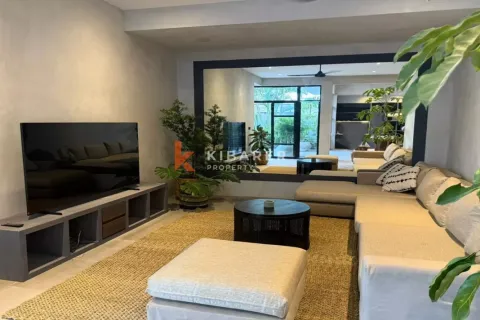 3 bedrooms Villa in Tibubeneng, Badung, Indonesia No. 12593 11