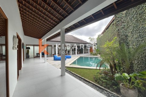 4 bedrooms Villa in Canggu, Badung, Indonesia No. 12590 26