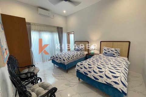 4 bedrooms Villa in Canggu, Badung, Indonesia No. 12590 30