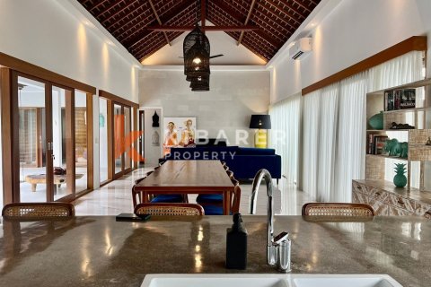 4 bedrooms Villa in Canggu, Badung, Indonesia No. 12590 5