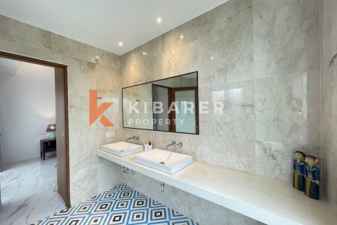 4 bedrooms Villa in Canggu, Badung, Indonesia No. 12590 8