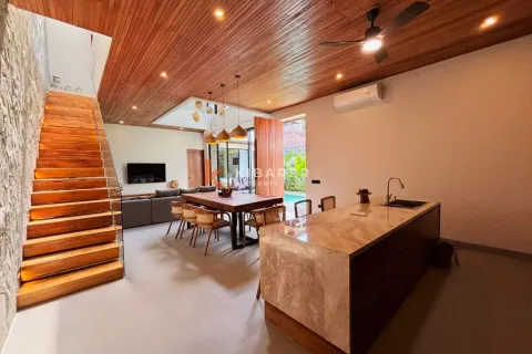 5 bedrooms Villa in Canggu, Badung, Indonesia No. 13218 3