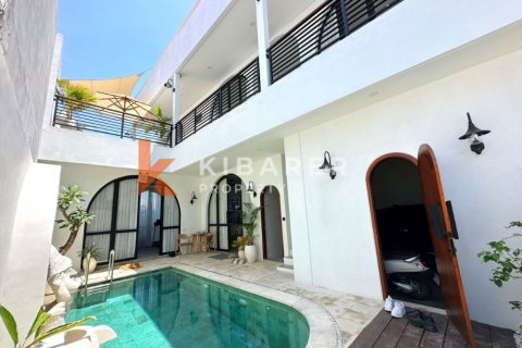 3 bedrooms Villa in Kerobokan, Badung, Indonesia No. 12685