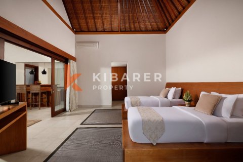 6 bedrooms Villa in Canggu, Badung, Indonesia No. 12664 11