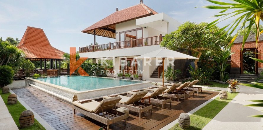 6 bedrooms Villa in Canggu, Badung, Indonesia No. 12664