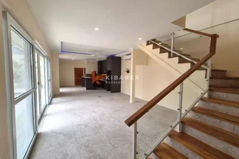 3 bedrooms Villa in Kerobokan, Badung, Indonesia No. 12666 2