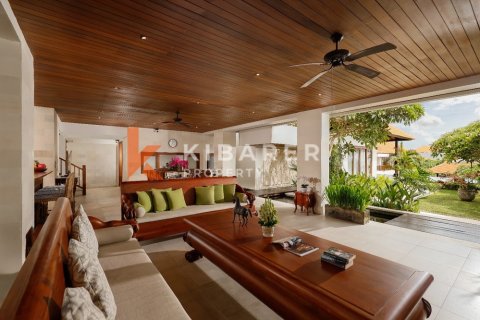 3 bedrooms Villa in Canggu, Badung, Indonesia No. 12665 4