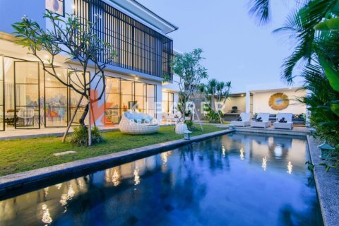 4 bedrooms Villa in Tibubeneng, Badung, Indonesia No. 12831 14