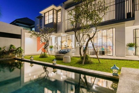 4 bedrooms Villa in Tibubeneng, Badung, Indonesia No. 12831 21