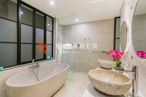 4 bedrooms Villa in Tibubeneng, Badung, Indonesia No. 12831 7