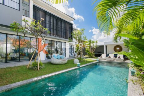 4 bedrooms Villa in Tibubeneng, Badung, Indonesia No. 12831