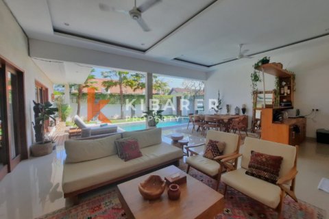 3 bedrooms Villa in Tibubeneng, Badung, Indonesia No. 12833 3