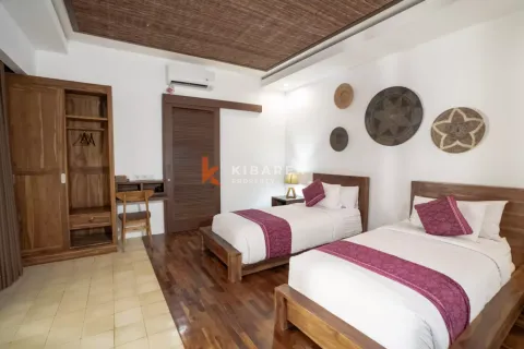 6 bedrooms Villa in Kerobokan, Badung, Indonesia No. 12832 8