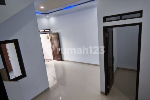 3 bedrooms House in Tangerang City, Indonesia No. 13414 13