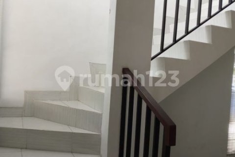 3 bedrooms House in Tangerang, Indonesia No. 13415 4