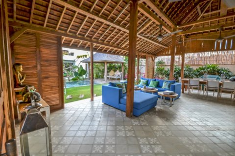 4 bedrooms Villa in Seminyak, Badung, Indonesia No. 11674 4