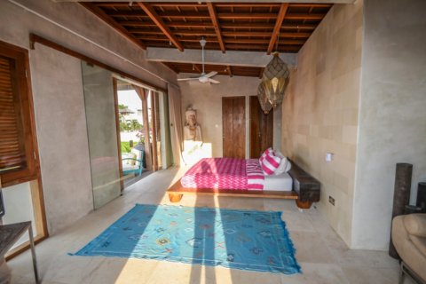 4 bedrooms Villa in Seminyak, Badung, Indonesia No. 11674 14