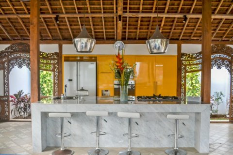 4 bedrooms Villa in Seminyak, Badung, Indonesia No. 11674 10