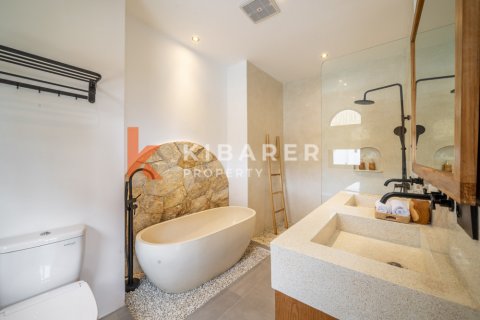 3 bedrooms Villa in Tibubeneng, Badung, Indonesia No. 11849 20