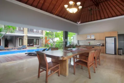 4 bedrooms Villa in Kerobokan, Badung, Indonesia No. 12163 11