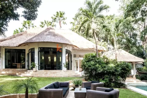 2 bedrooms Villa in Badung, Indonesia No. 12161 2
