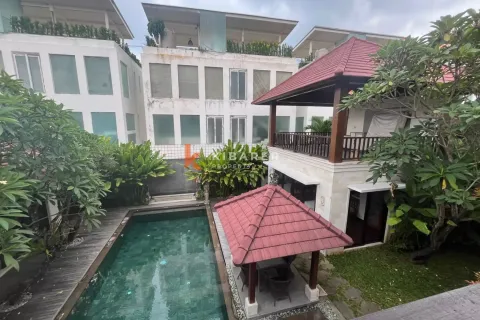 4 bedrooms Villa in Kerobokan, Badung, Indonesia No. 12540 3
