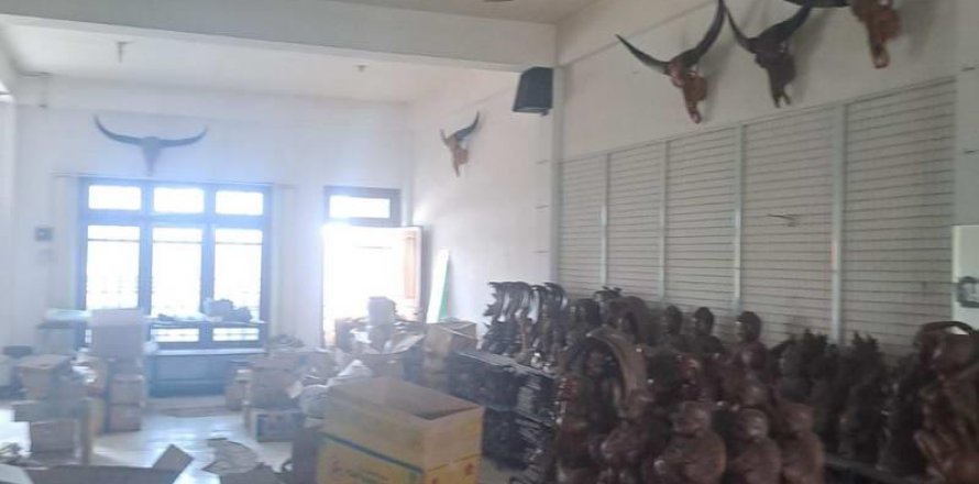 180m2 Commercial property in Kuta, Badung, Indonesia No. 9750