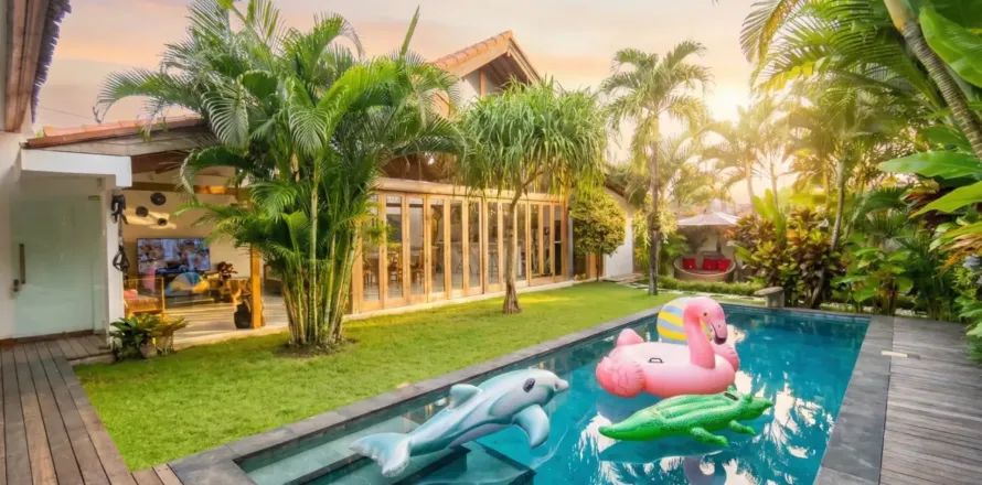 3 bedrooms Villa in Kerobokan, Badung, Indonesia No. 10396