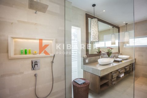 4 bedrooms Villa in Seminyak, Badung, Indonesia No. 11969 14