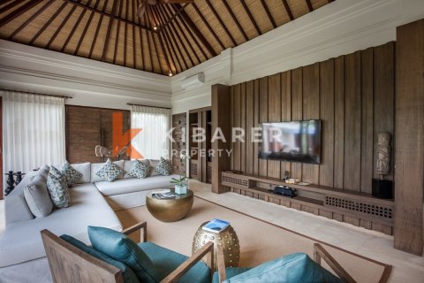 4 bedrooms Villa in Seminyak, Badung, Indonesia No. 11969 3