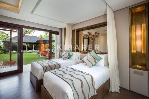 4 bedrooms Villa in Seminyak, Badung, Indonesia No. 11969 13