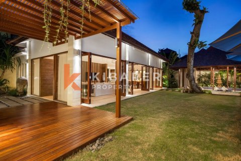 4 bedrooms Villa in Seminyak, Badung, Indonesia No. 11969 2