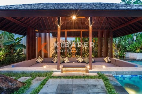 4 bedrooms Villa in Seminyak, Badung, Indonesia No. 11969 10