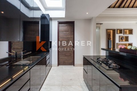 4 bedrooms Villa in Seminyak, Badung, Indonesia No. 11969 17